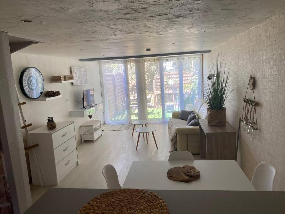 Un Duplex Pour 4 Personne Residence De Vacances Arles Eksteriør bilde